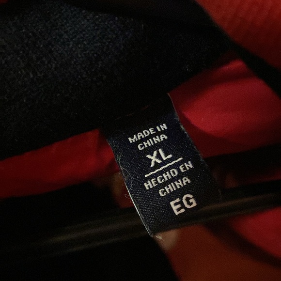 Xl red Tommy Hilfiger puffer jacket - Picture 3 of 3
